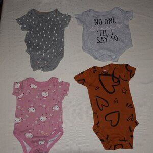 LOT OF (4) INFANT GIRL TOPS SIZE 3 MONTHS: CARTERS, HELLO KITTY
